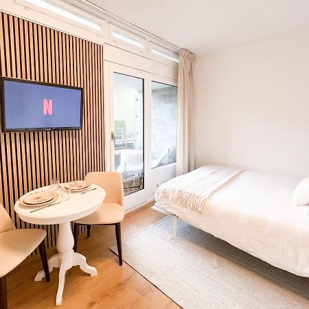 Bright Tiny Studio - Shared Pool & Sauna - Free Parking - Air Condition Muralto ภายนอก รูปภาพ
